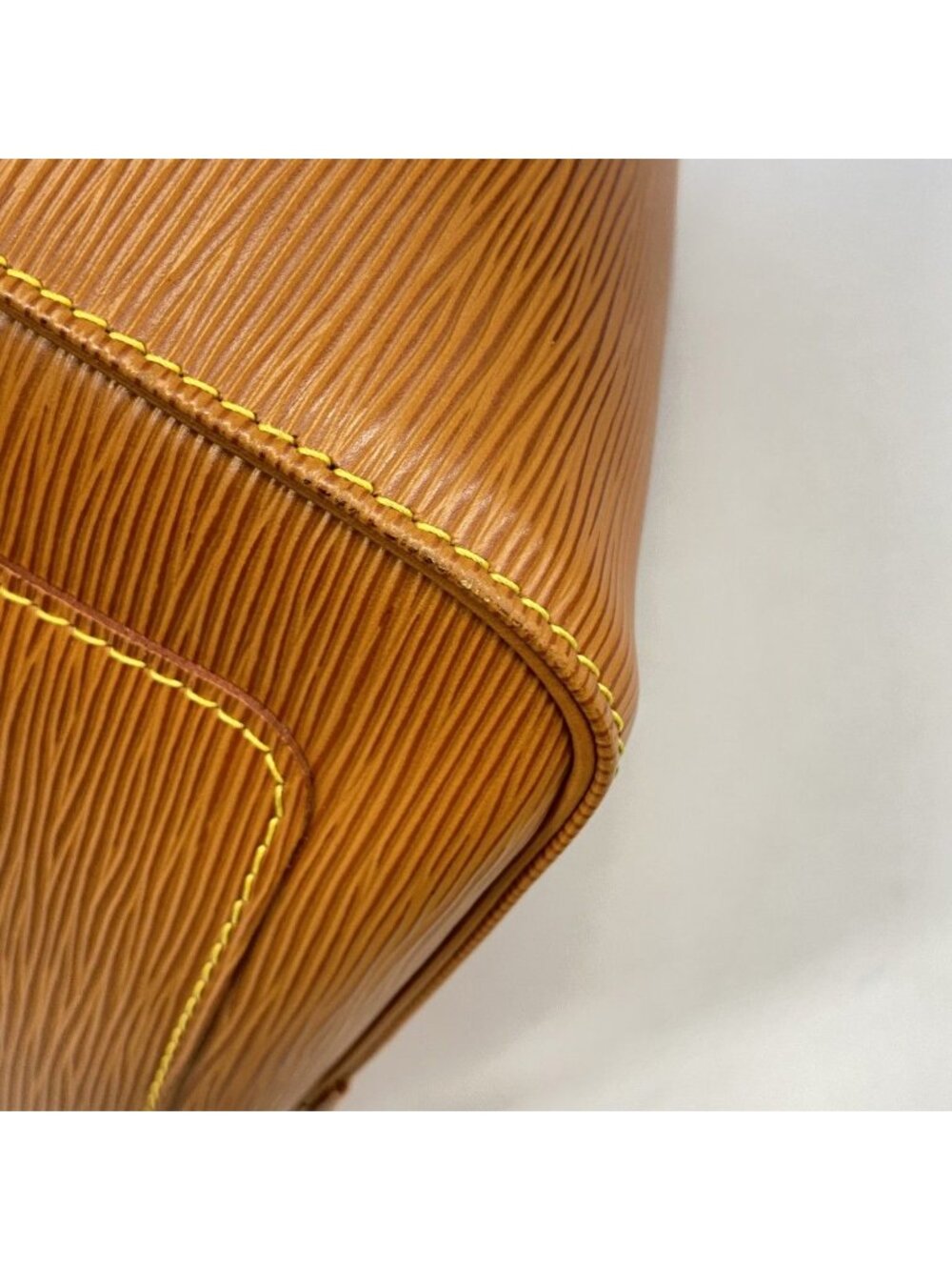 Louis Vuitton Boston Bag Epi Keepall 55 Cipango Gold - Picture 6 of 8